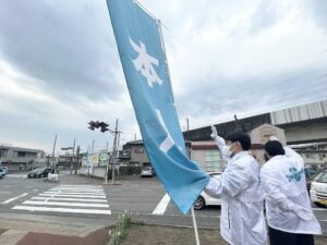 新後閑の交差点で朝のご挨拶